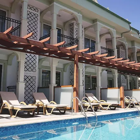 Ξενοδοχείο Forest Village 5*