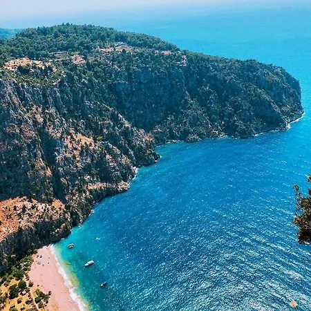 Forest Village Ξενοδοχείο 5*