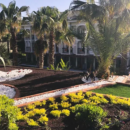 Hotel Forest Village