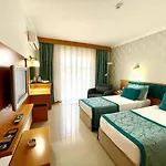 호텔 Forest Village 5*