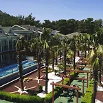 Forest Village 호텔 올루데니스